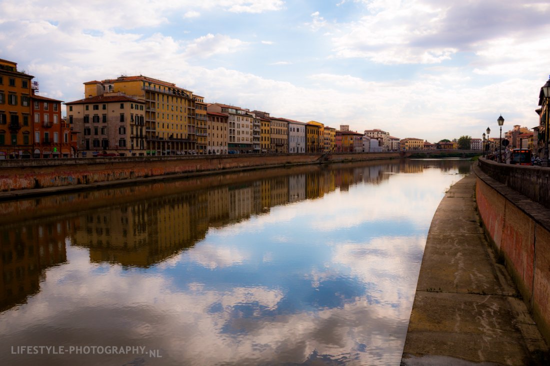 2016 The river Arno in Pisa
